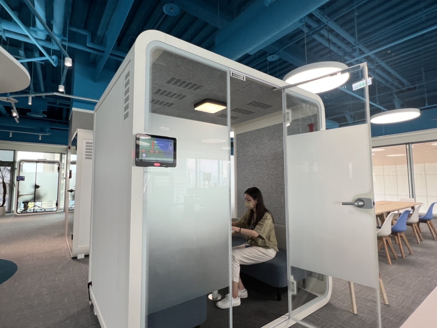 PA旗舰厅高雄據點的智慧行動辦公艙，展現PA旗舰厅在面板以外的研發應用軟實力