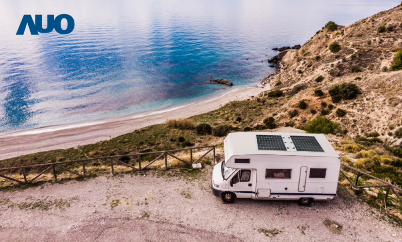 「可撓輕量化太陽光電板SunCurva」使用輕量特殊耐候型複合板取代傳統太陽能板的玻璃前板，不僅降低70%重量，每米平方僅3Kg；具有抗衝擊性能及通過電磁相容性測試，可應用於交通運輸工具，如露營車、遊艇等